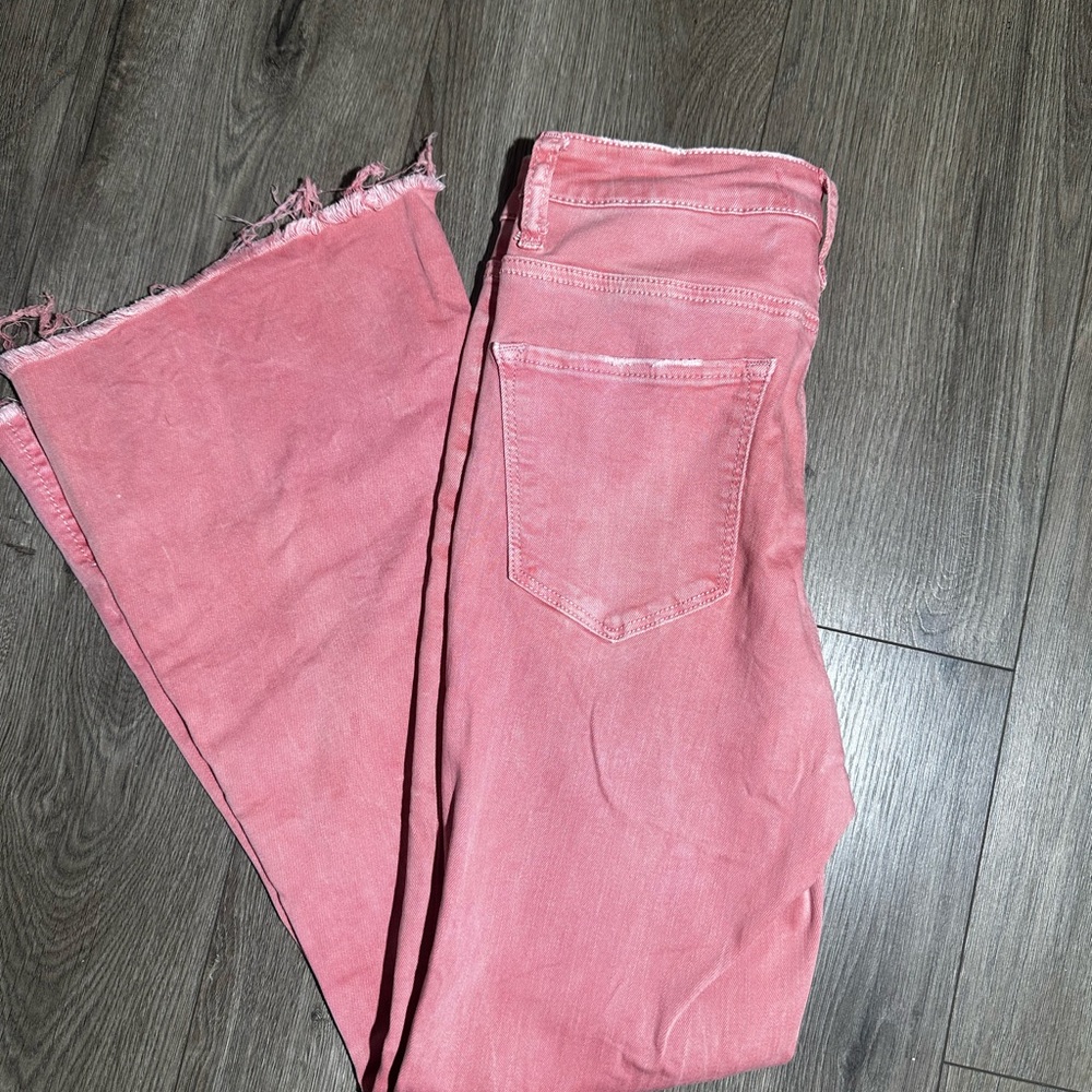 Women's Pink Wide-Leg Flare Jeans with Frayed Hem - Picture 4 of 16